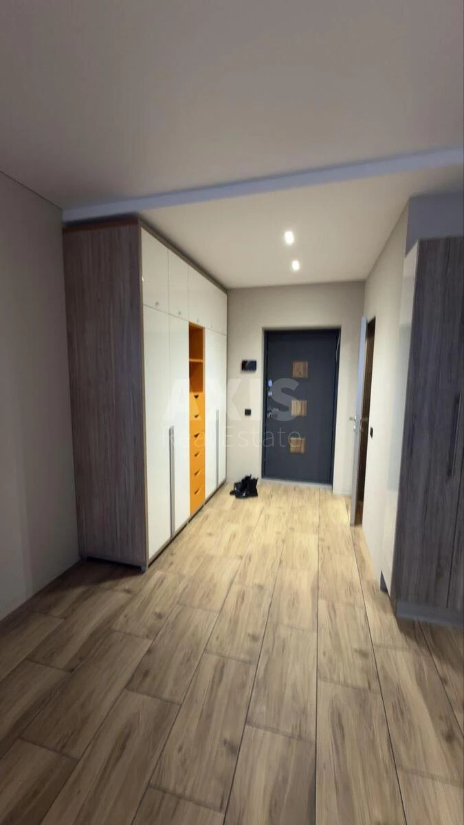 4k apartment vul. Berezhans'ka 15675564