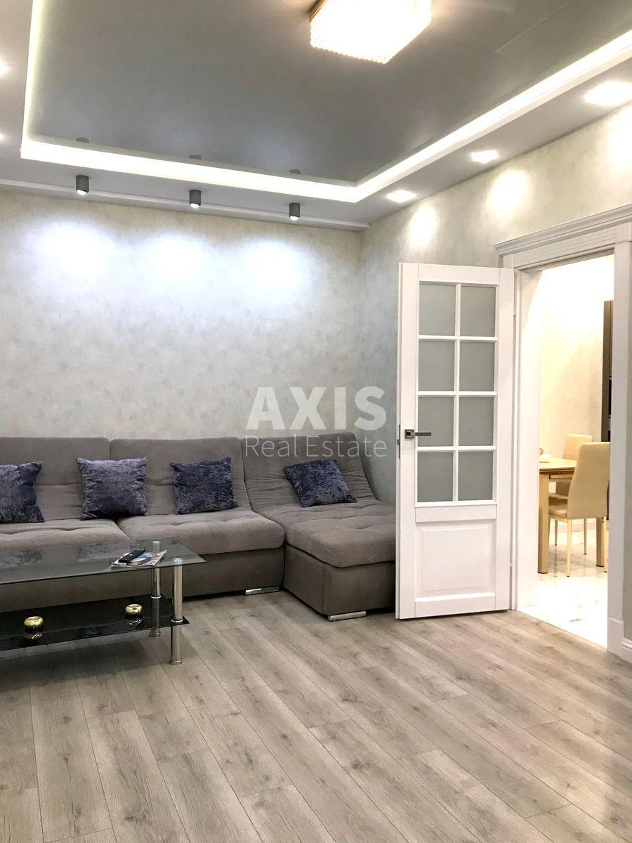 3k apartment vul. Myhajla Maksymovycha Двадцять чотири вольти412011
