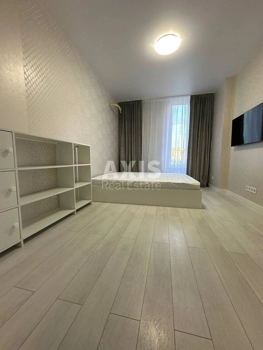 4k apartment pr-t Sobornosti 17637249