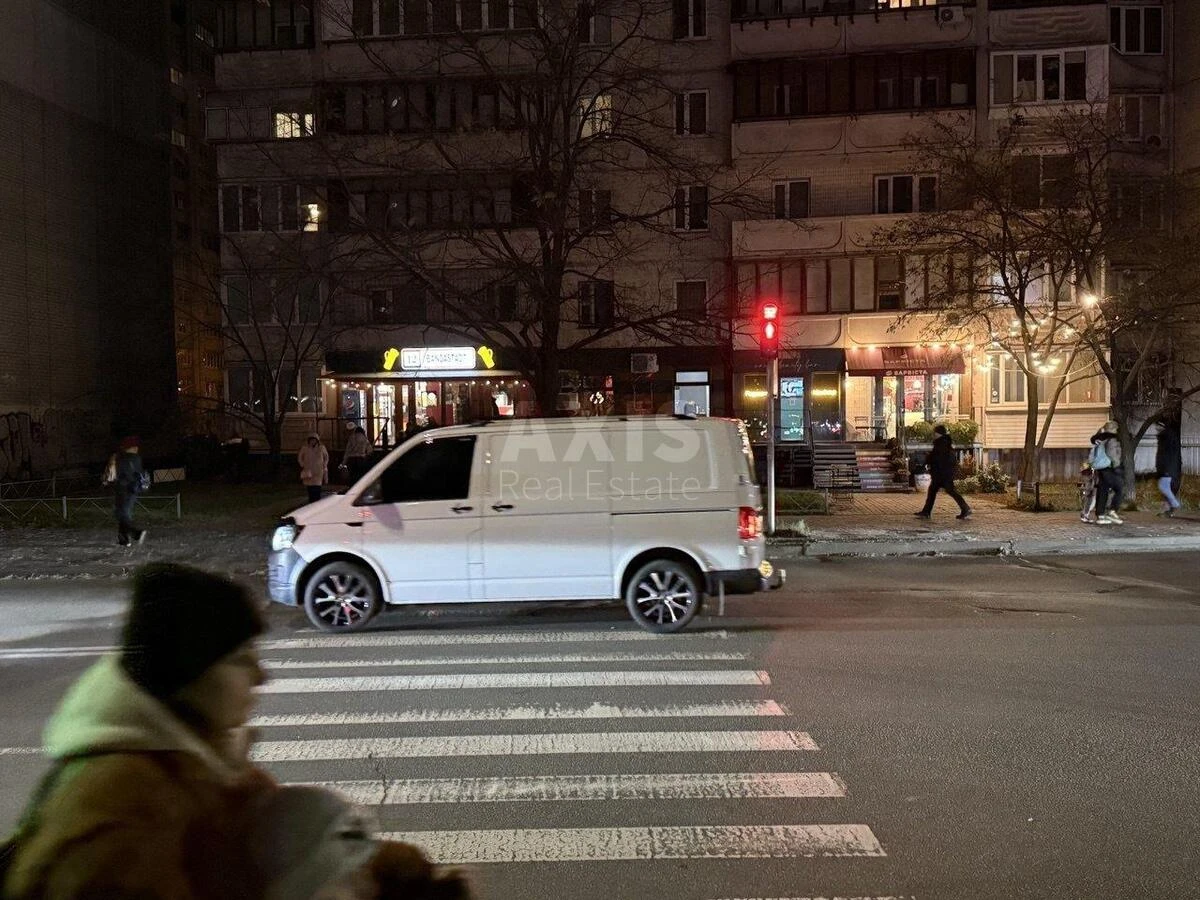 Объект торговли ул. Княжий Затон 12, 56м26747710