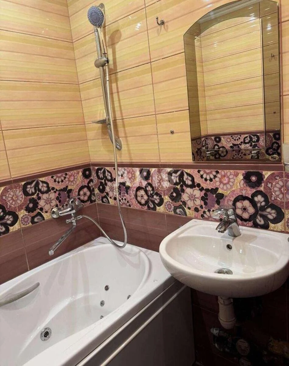 4к квартира ул. Каштановая 106912313