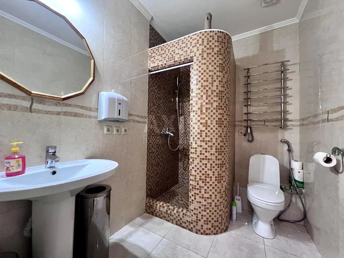 Office vul. Velyka Vasyl'kivs'ka 72, 194m26925911