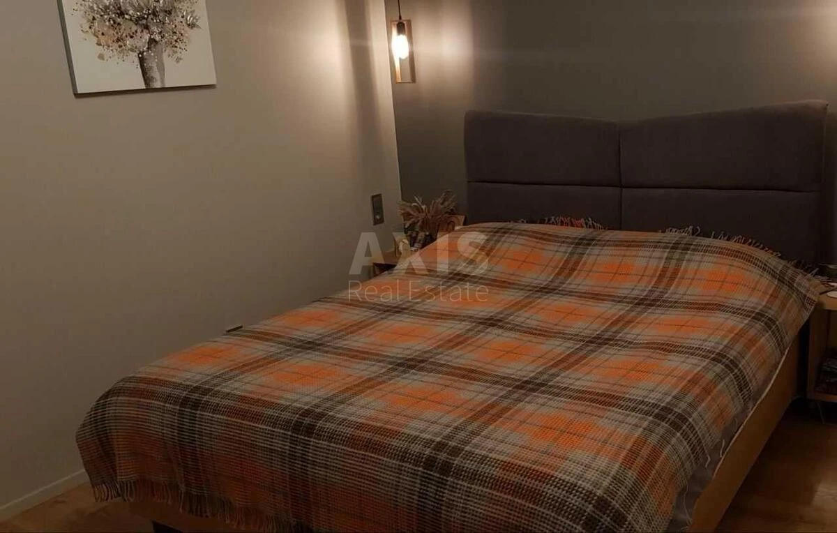 1k apartment nab. Dniprovs'ka 18693491