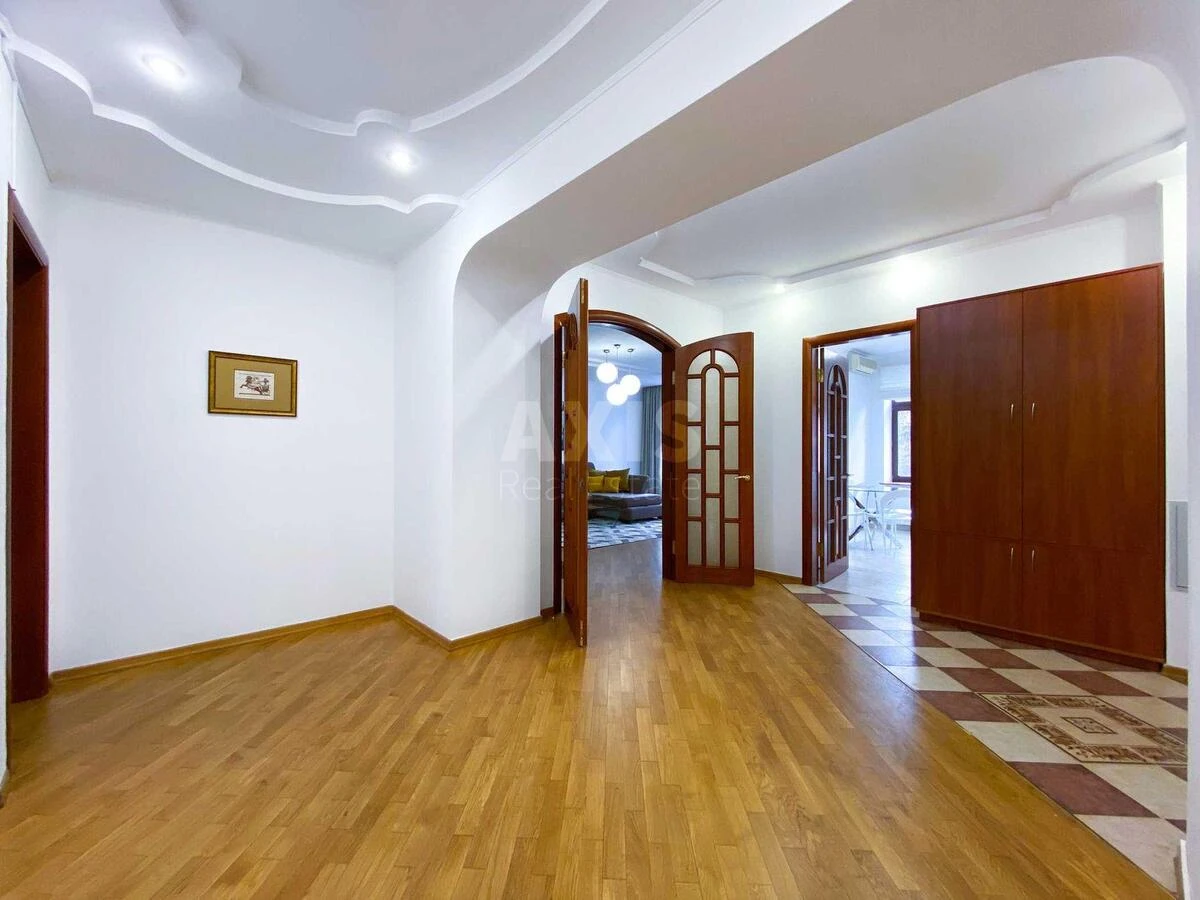 4k apartment vul. Hmel'nyc'kogo Bogdana 82668798