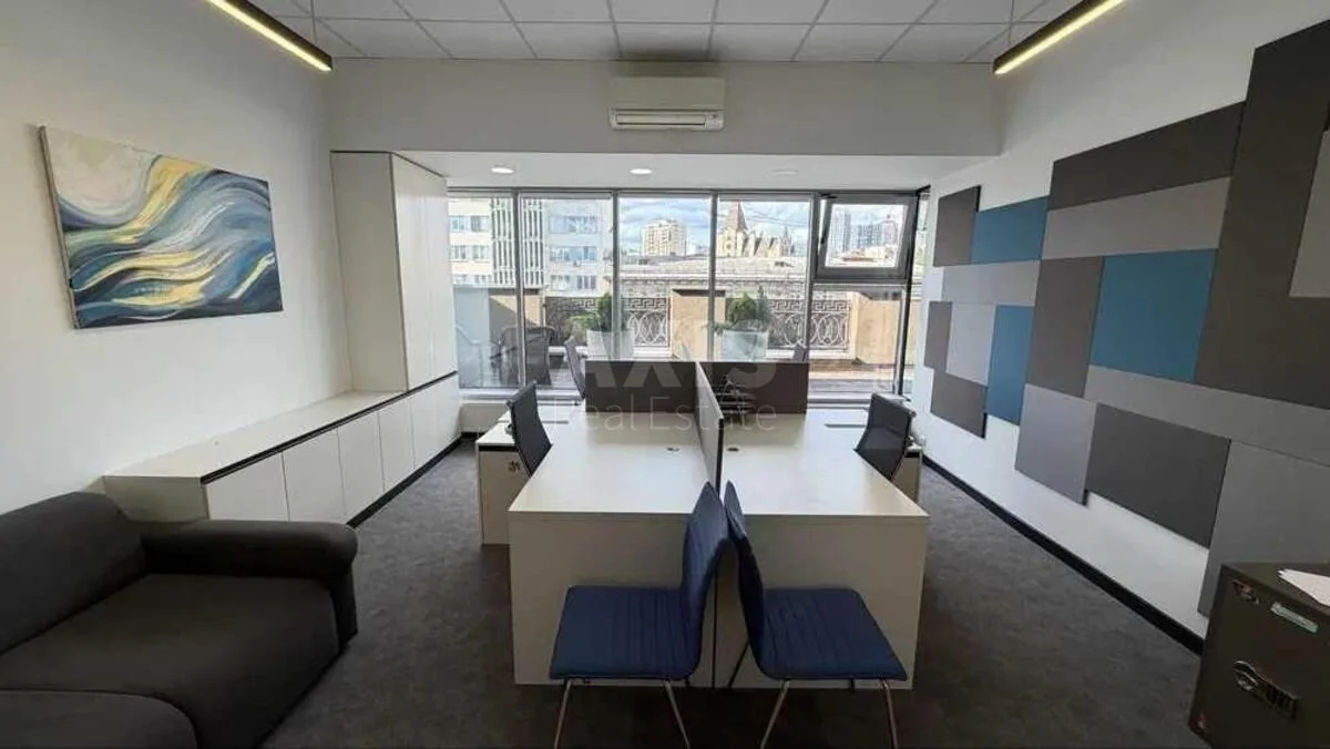 Office bul. Shevchenka Tarasa 35, 350m2