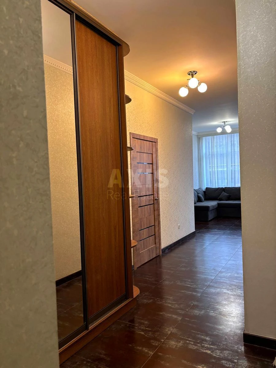 3k apartment vul. Antonovycha 726799717