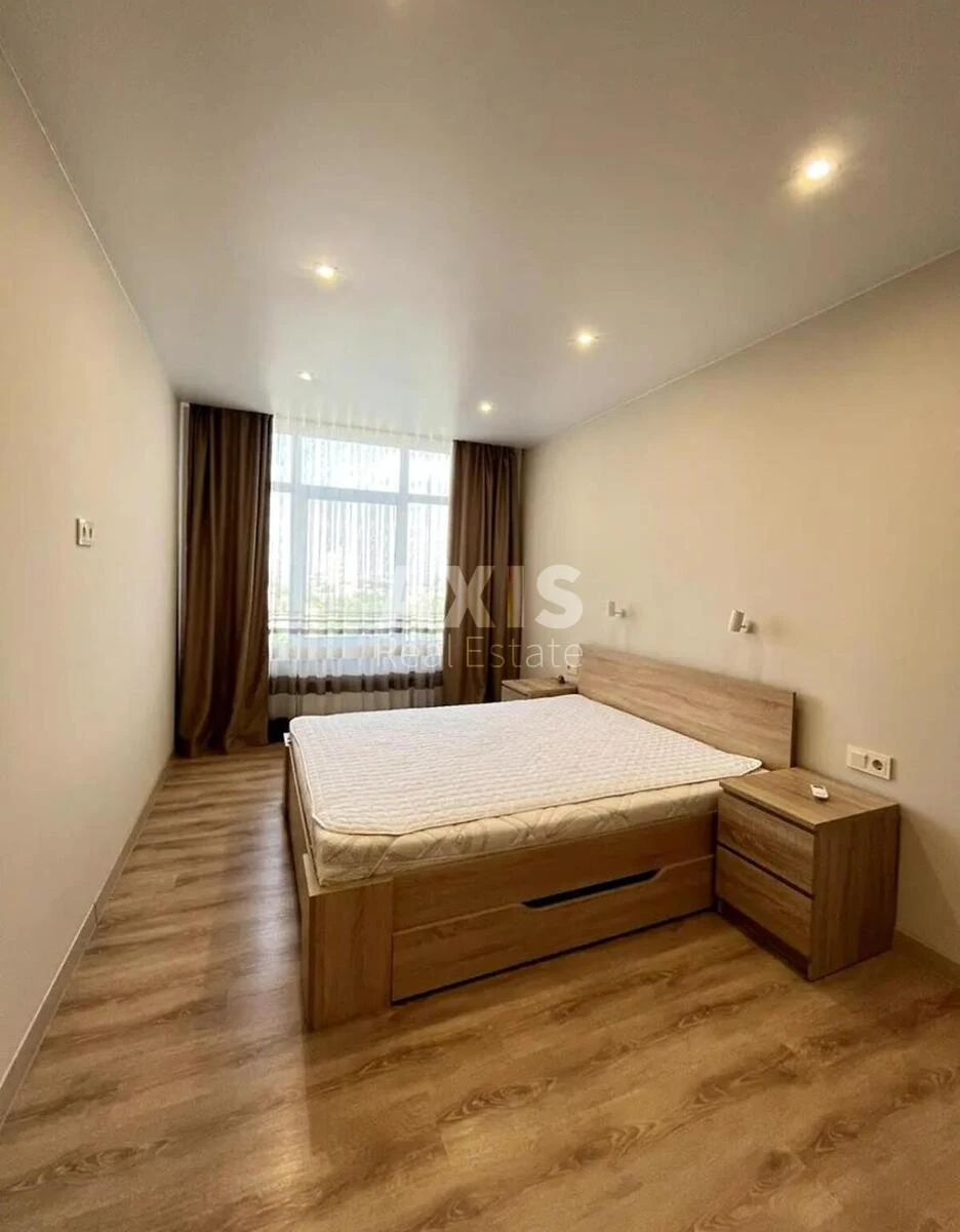 1k apartment vul. Sverstjuka Jevgena six D603762