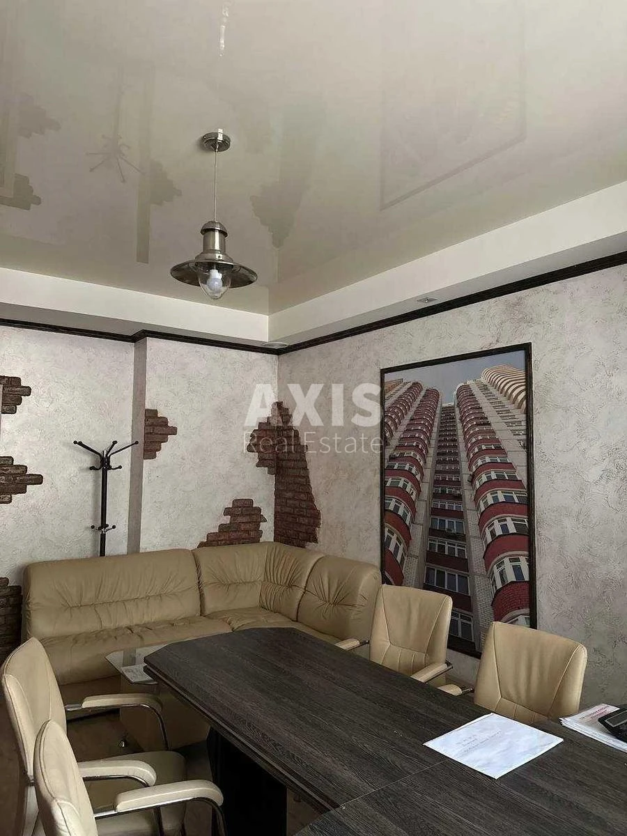 Office vul. Patriarha Mstyslava Skrypnyka 40, 129m2420001