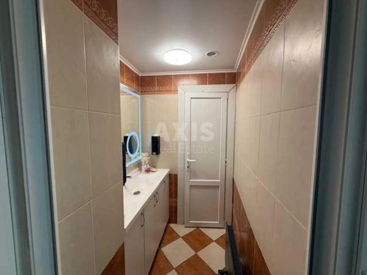 Объект торговли ул. Крещатик 8, 90м2681628