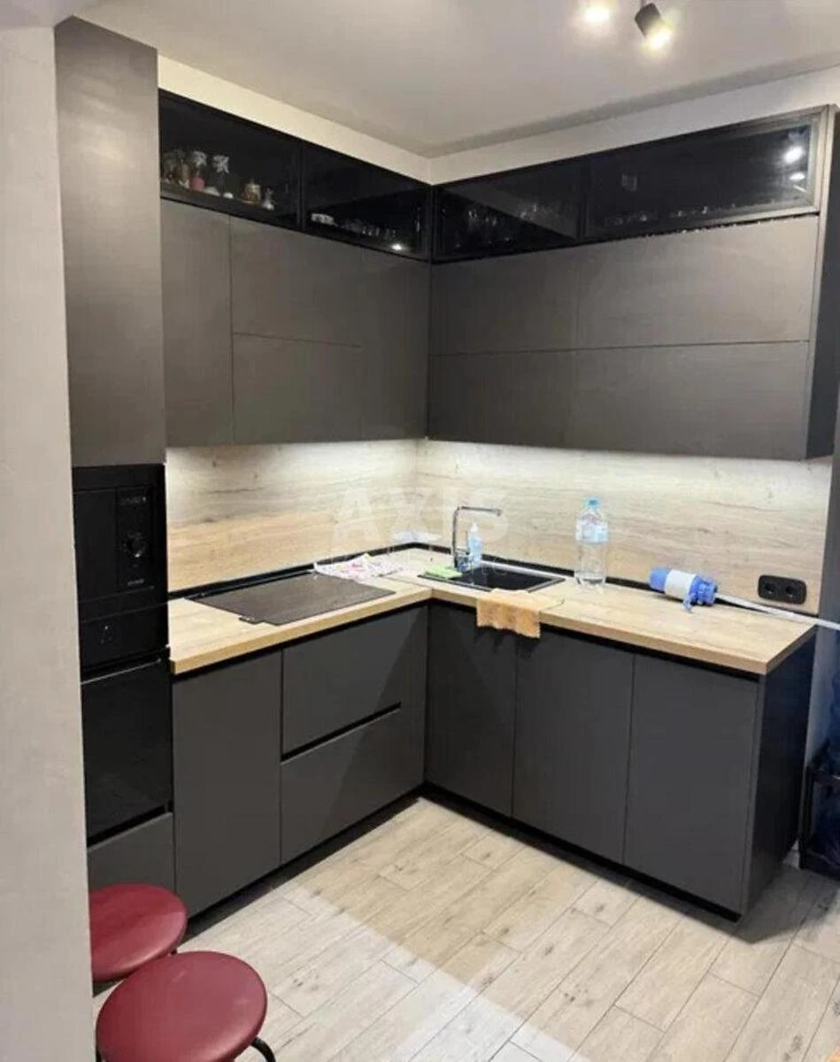 3к квартира ул. Михаила Максимовича 2462928