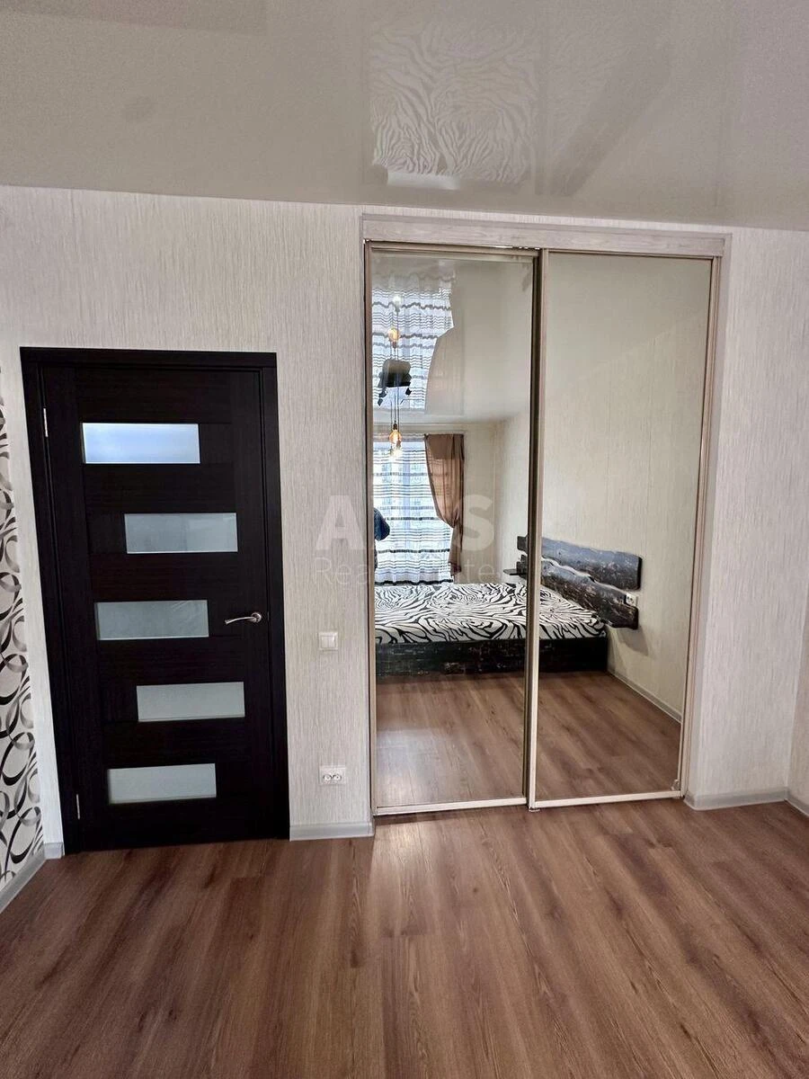 1k apartment vul. Radystiv 32719747