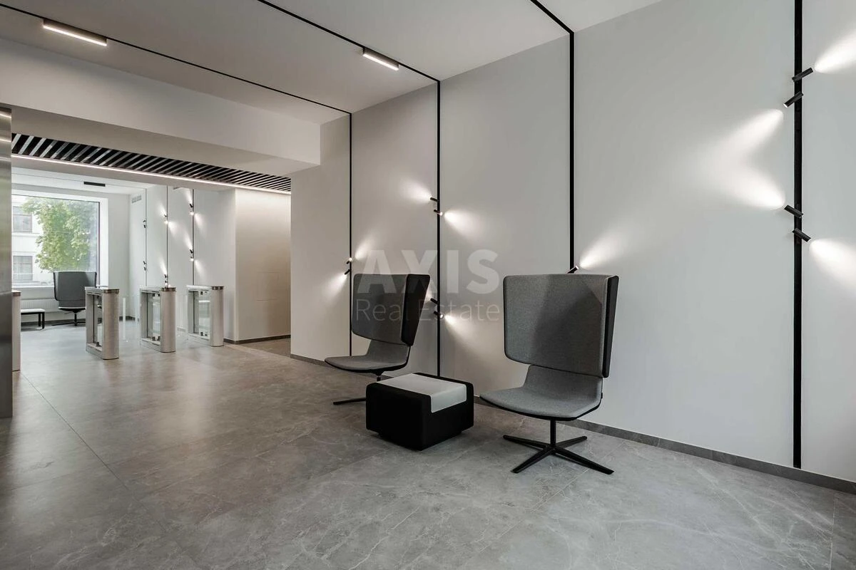 Office pr-t Berestejskij 67, 8500m26119914