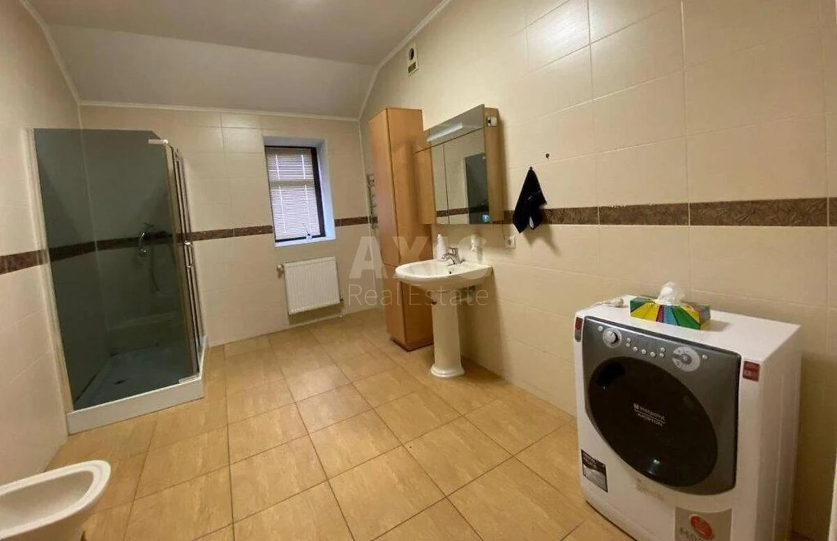 Office vul. Pryvitna 21/2, 350m2651094