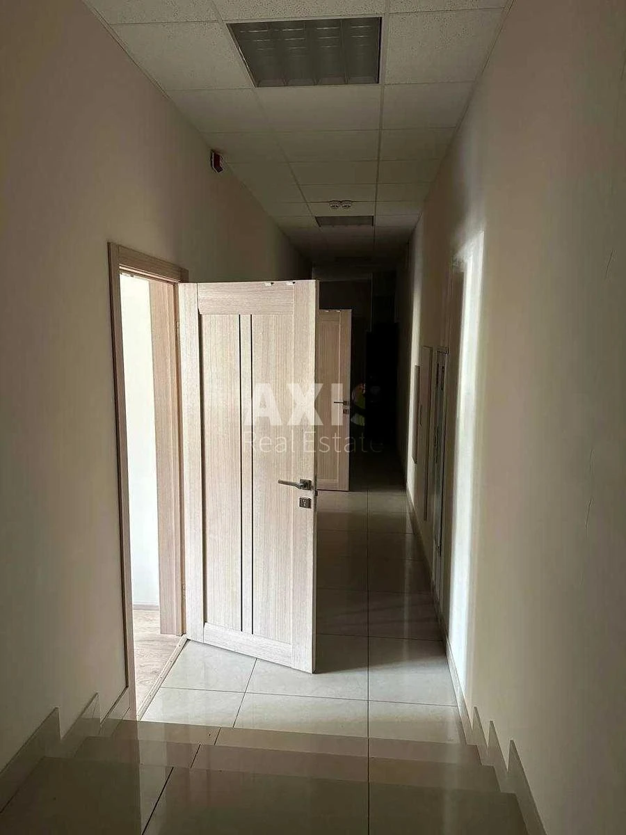 Офис ул. Патриарха Мстислава Скрипника 40, 129м2420002
