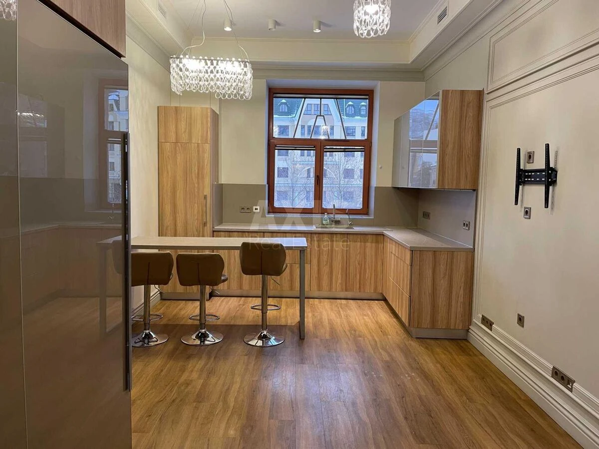 Office vul. Vozdvyzhens'ka 9, 140m2716840
