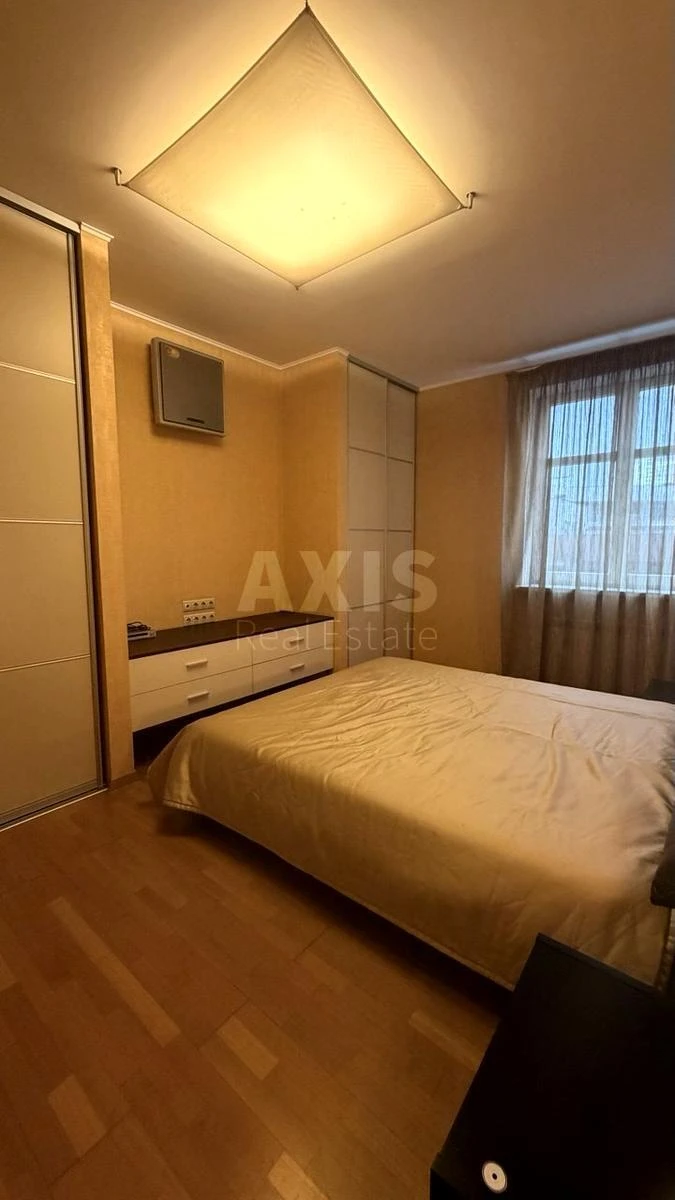 1к квартира ул. Евгения Коновальца 32Б701497