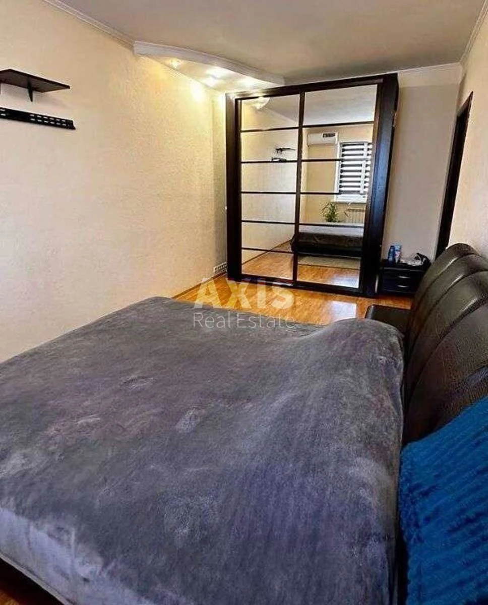 4k apartment pr-t Vatutina Generala 10318693