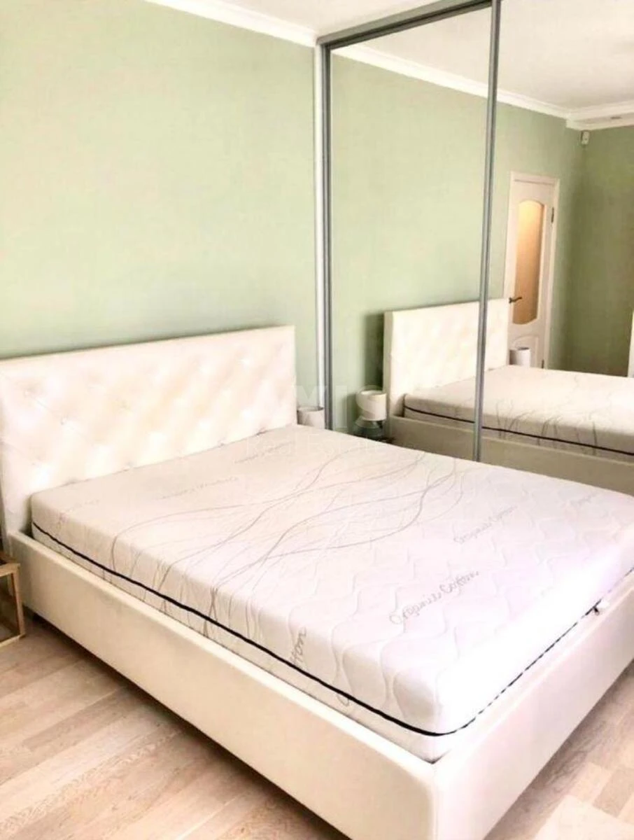 2k apartment vul. Oleksandra Konyskoho 37/41670336