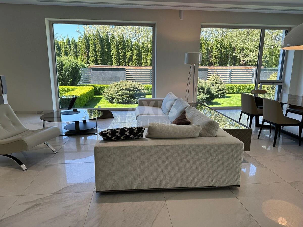 Дoм ул. Центральная, 500м2, город Киев513504