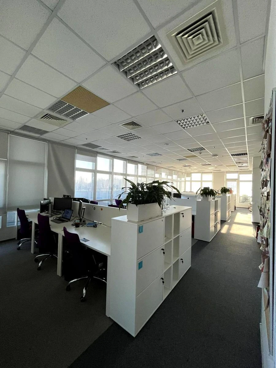 Office vul. Amosova Mykoly 12, 915m2692442