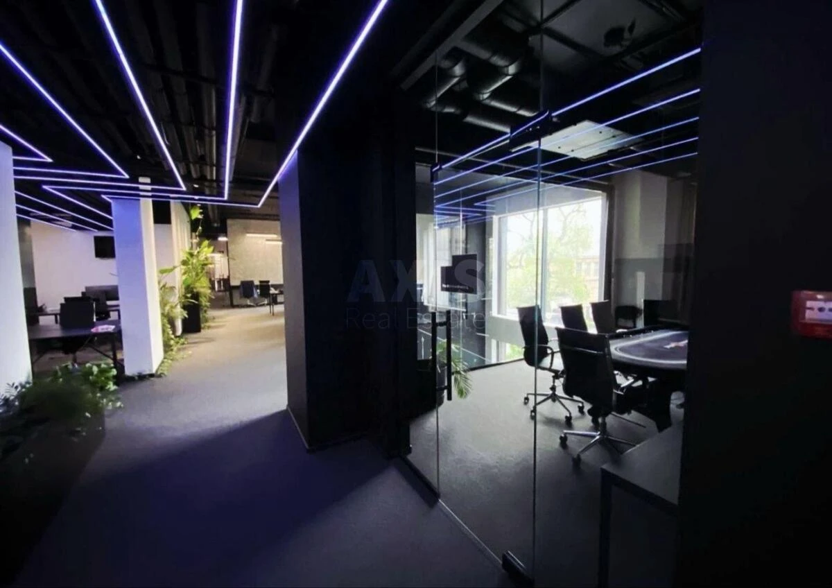 Офис ул. Антоновича 74, 680м263437