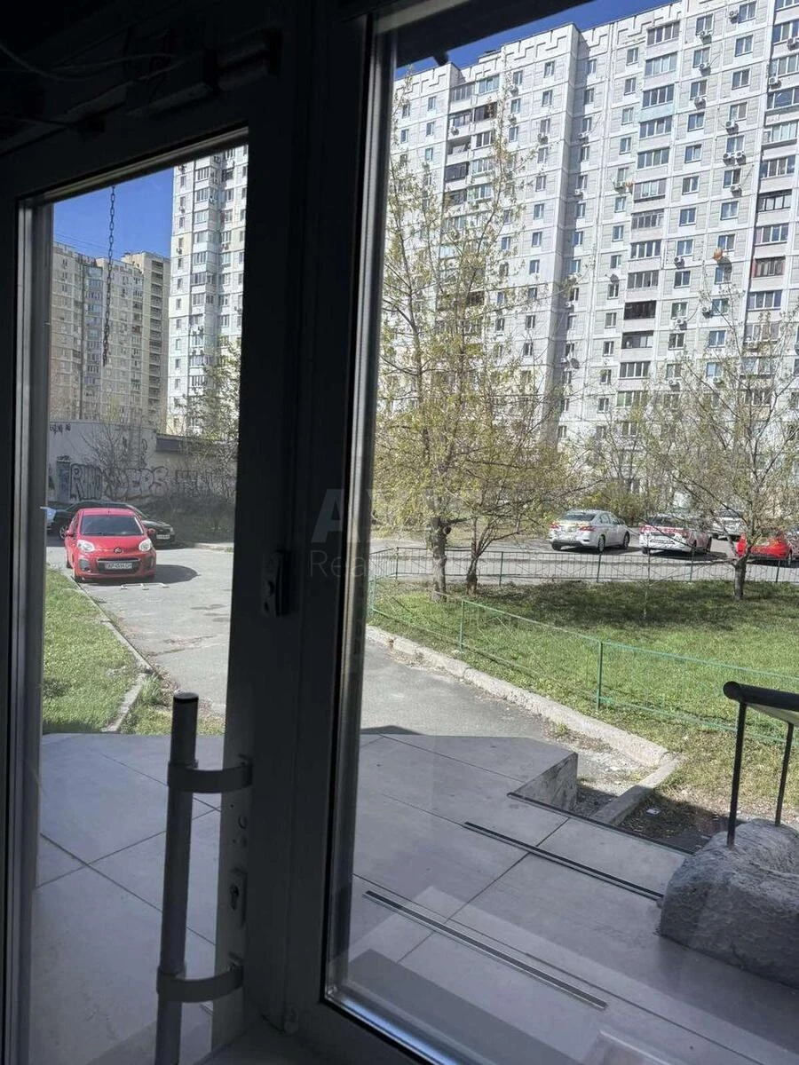 Объект торговли пр-т Григоренко Петра 3Б, 227м27063816