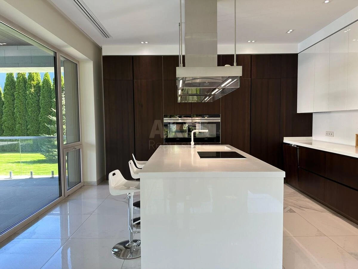 House vul. Central'na, 500m2, Kyiv city513505