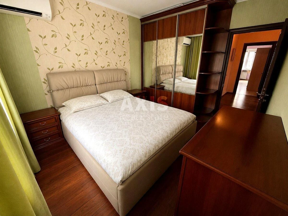 3k apartment vul. Urlivs'ka 20702572