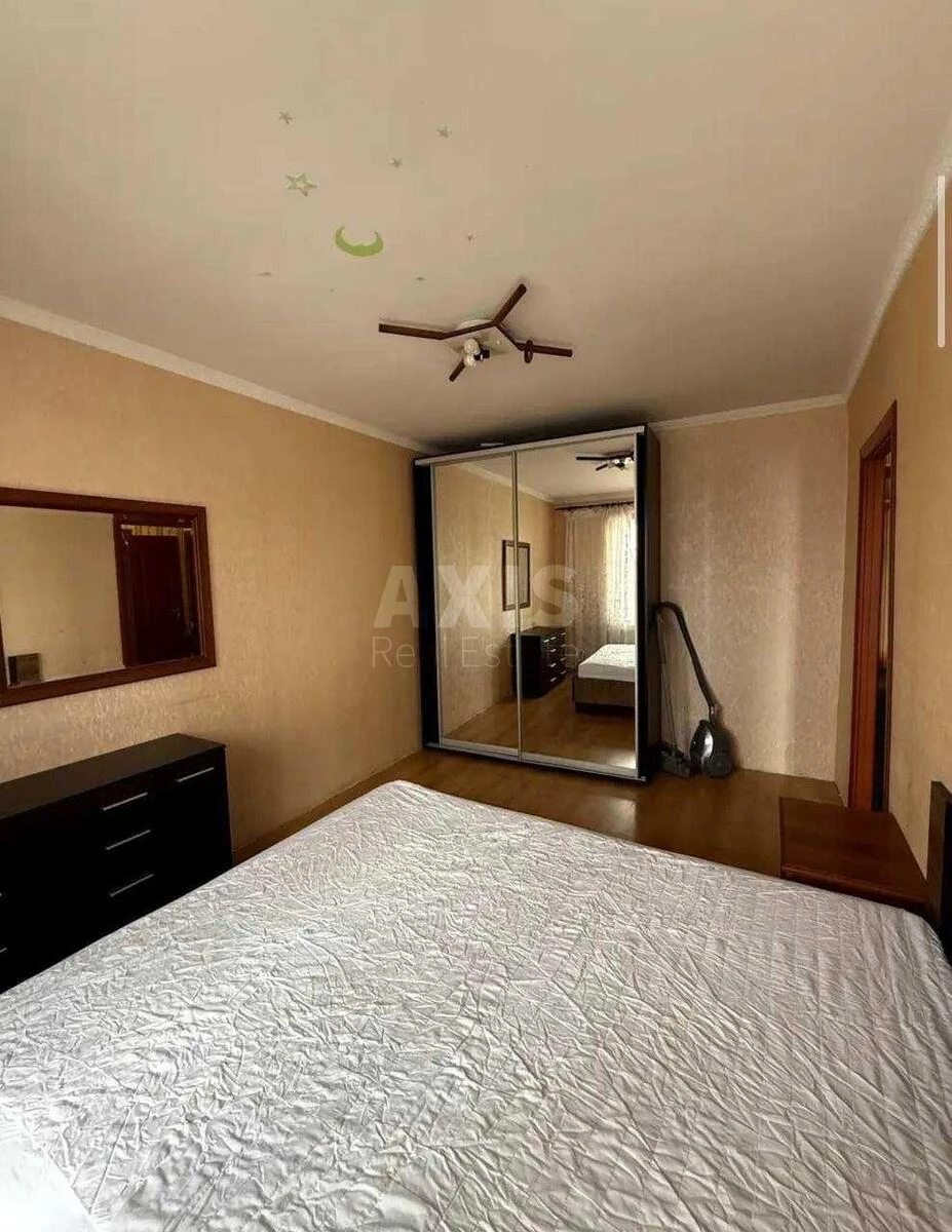 1k apartment vul. Rajduzhna 13В673964