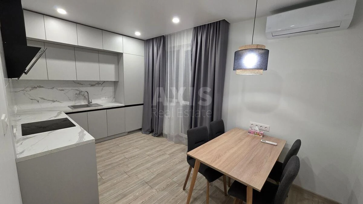 1k apartment vul. Grechka Marshala 10Л645080