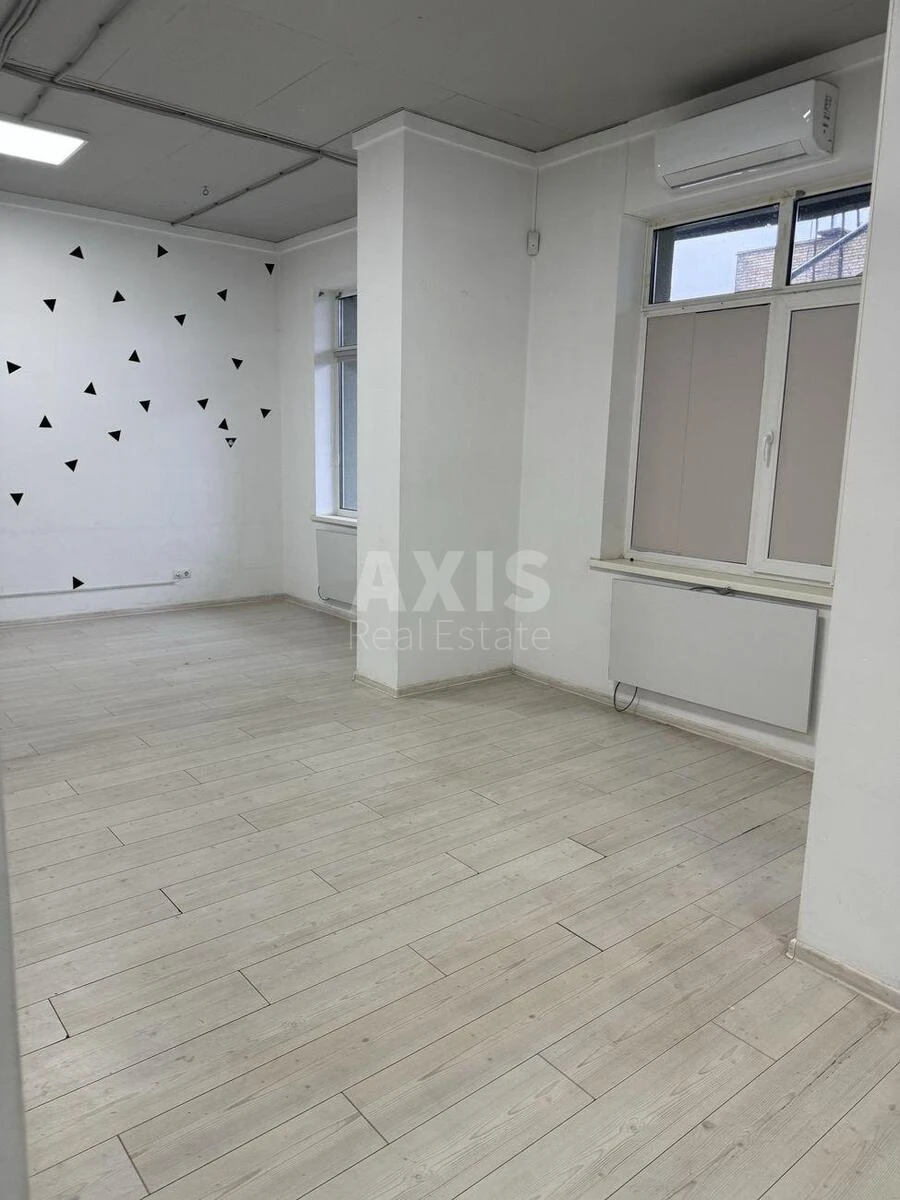 Объект торговли ул. Донца Михаила 2А, 97м2711928