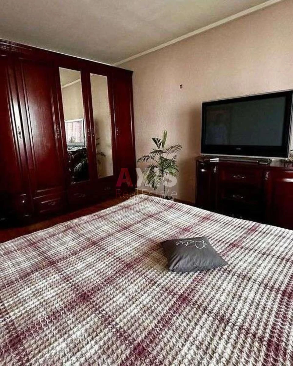 4k apartment pr-t Vatutina Generala 10318695