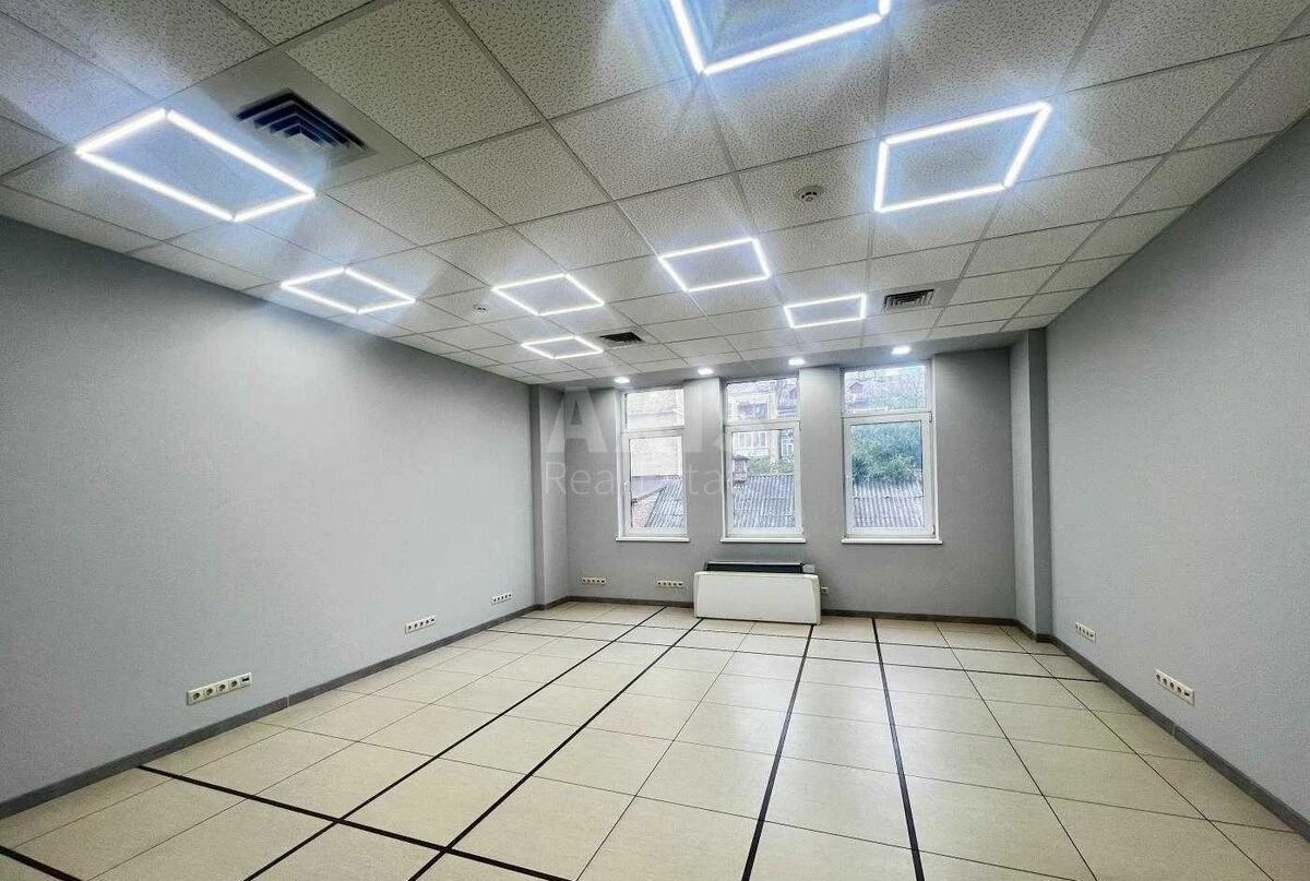 Офис ул. Антоновича 33В, 152м2685232