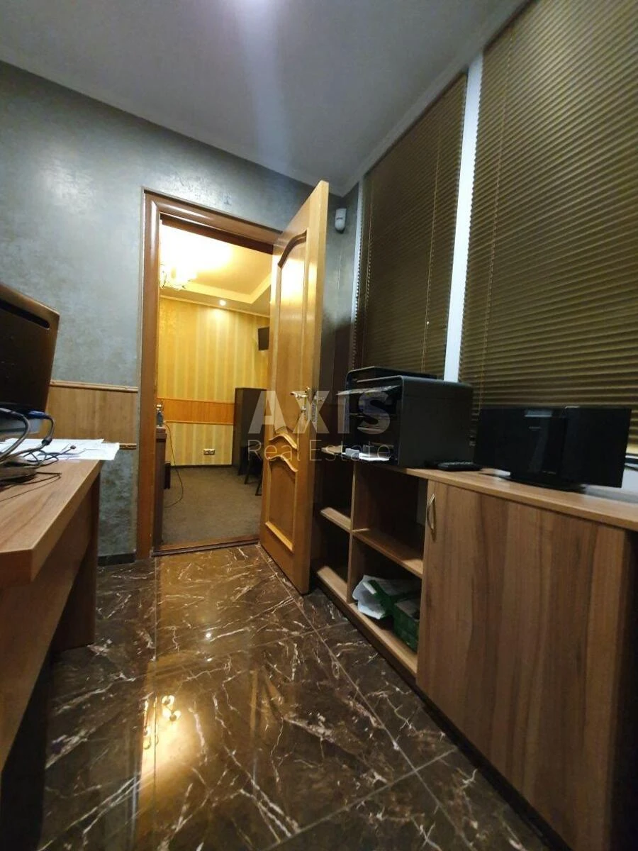 Офис ул. Межигорская 2А, 90м2553051