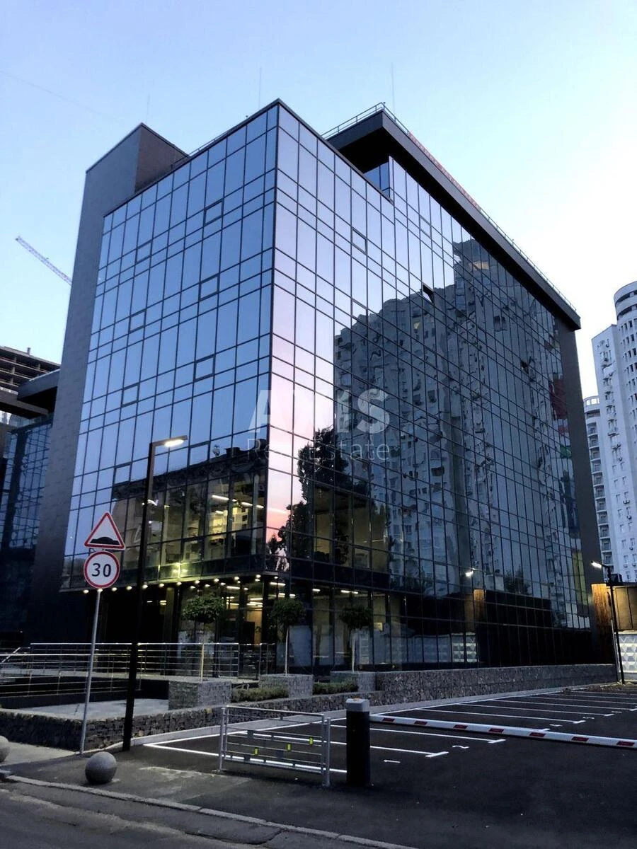 Office vul. Tovarna 1, 17m251712