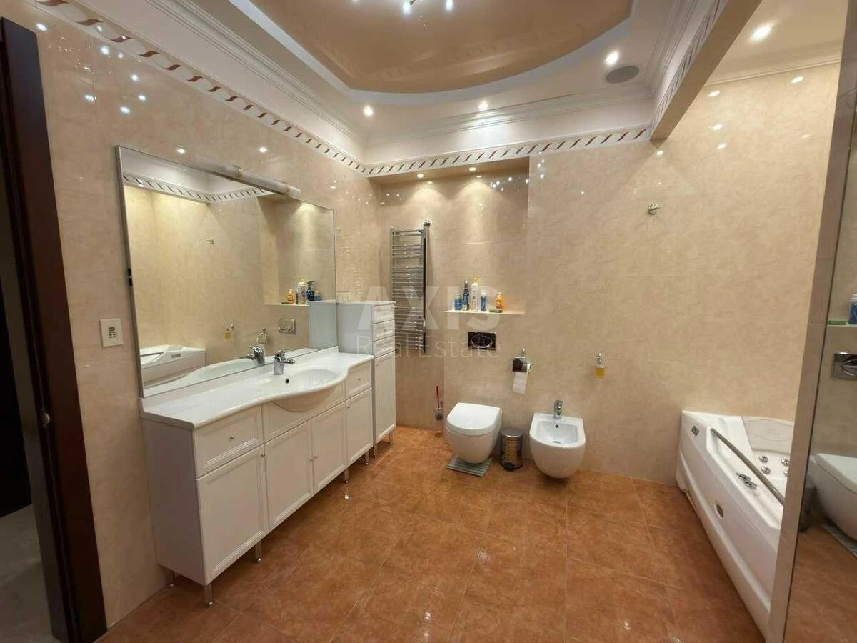 4k apartment vul. Irynyns'ka 5/246722412