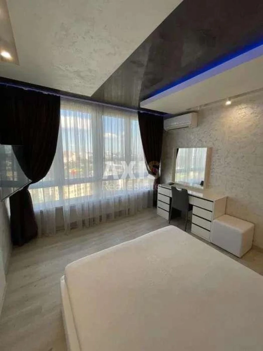 3k apartment vul. Sikors'kogo Igorja Aviakonstruktora 4280944