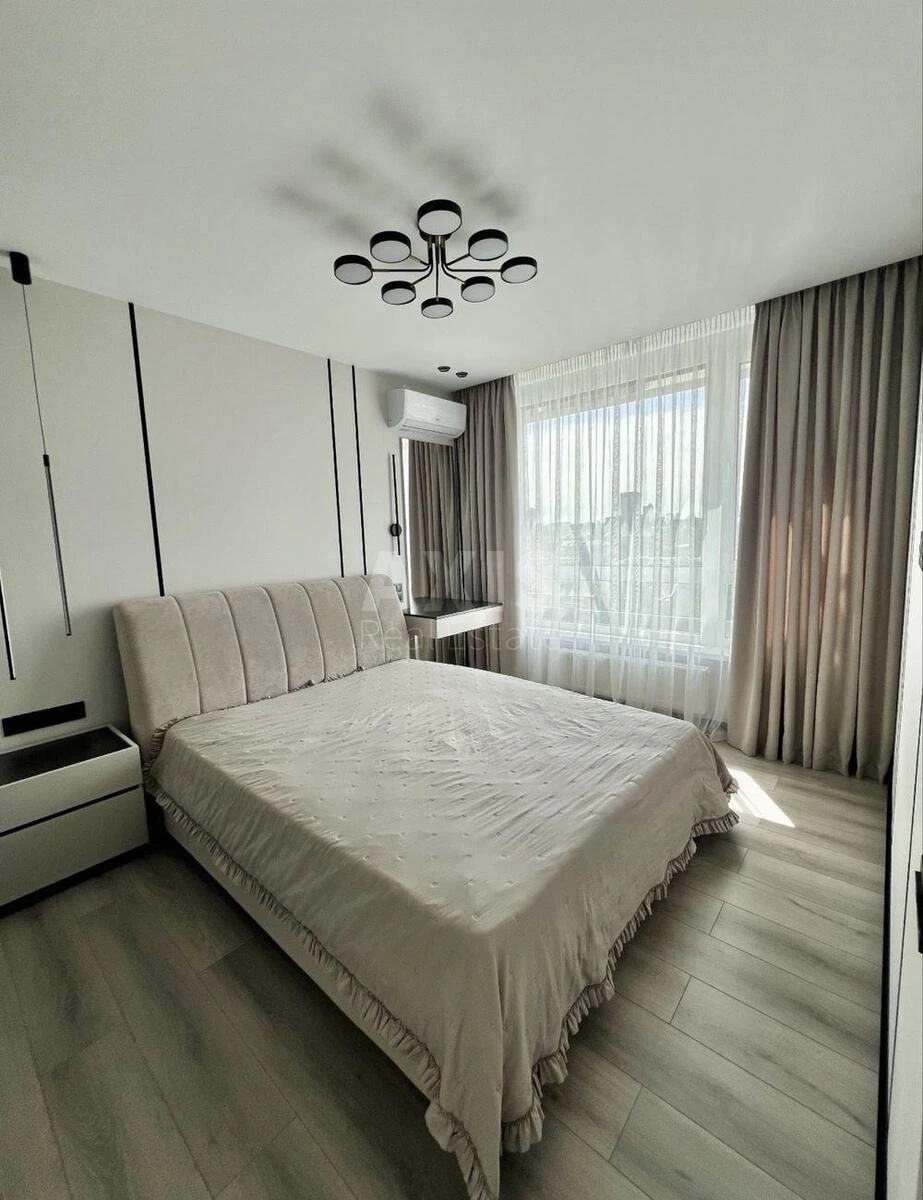 1k apartment prov. Uzhgorods'kyj 4/1693094