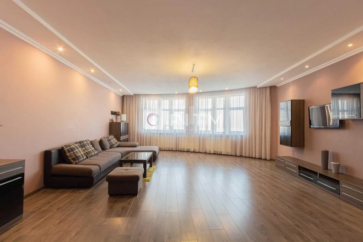 3k apartment vul. Mel'nykova 18Б661309