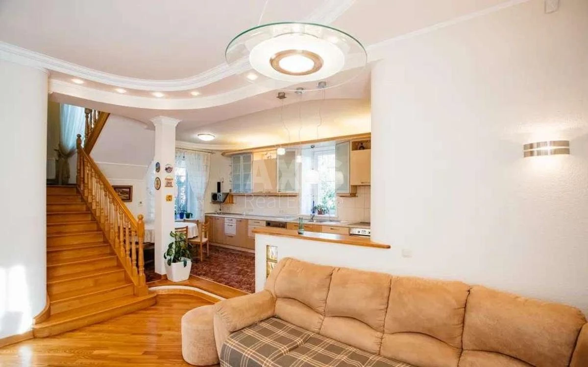 Дoм ул. Патриотов, 200м2, город Киев230561