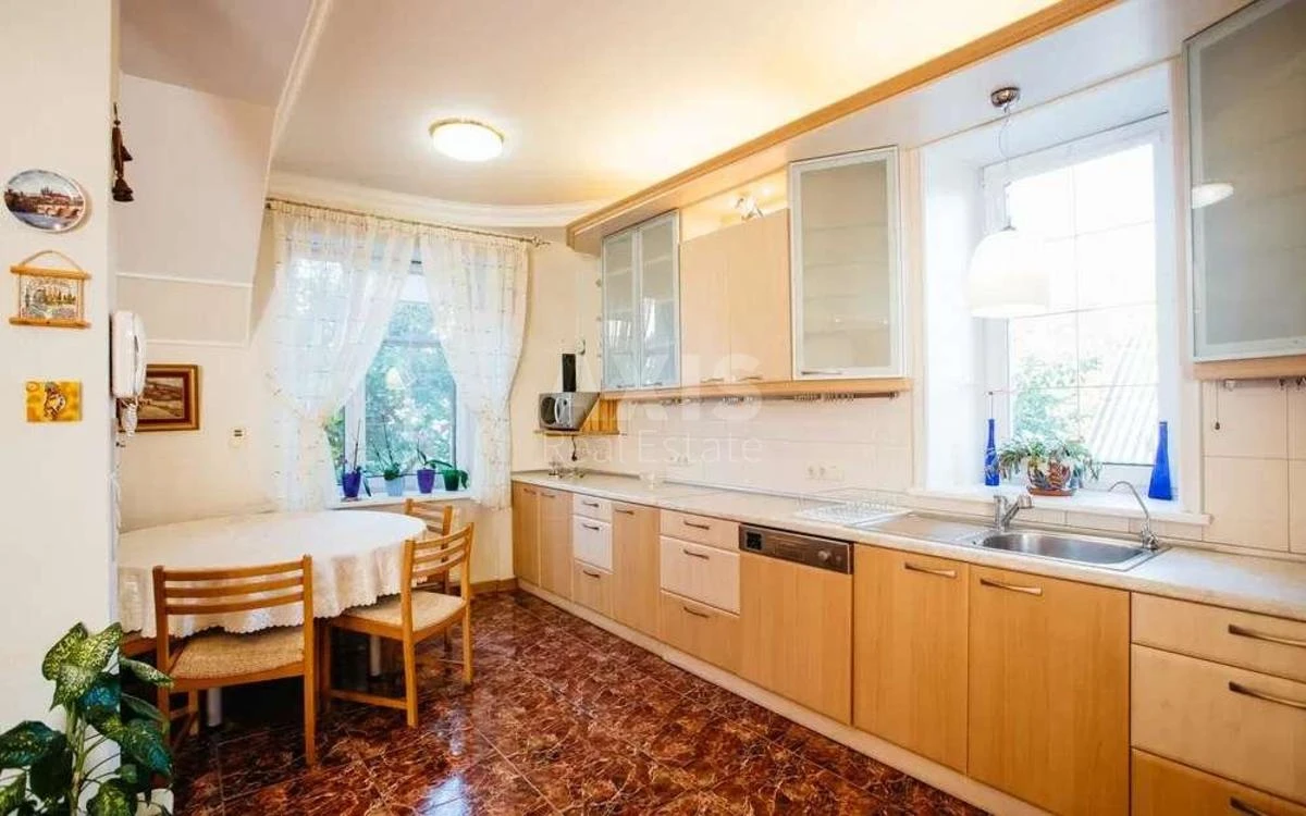 House vul. Patriotiv, 200m2, Kyiv city230566