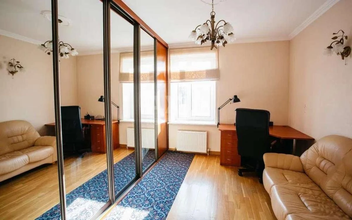 Дoм ул. Патриотов, 200м2, город Киев230560