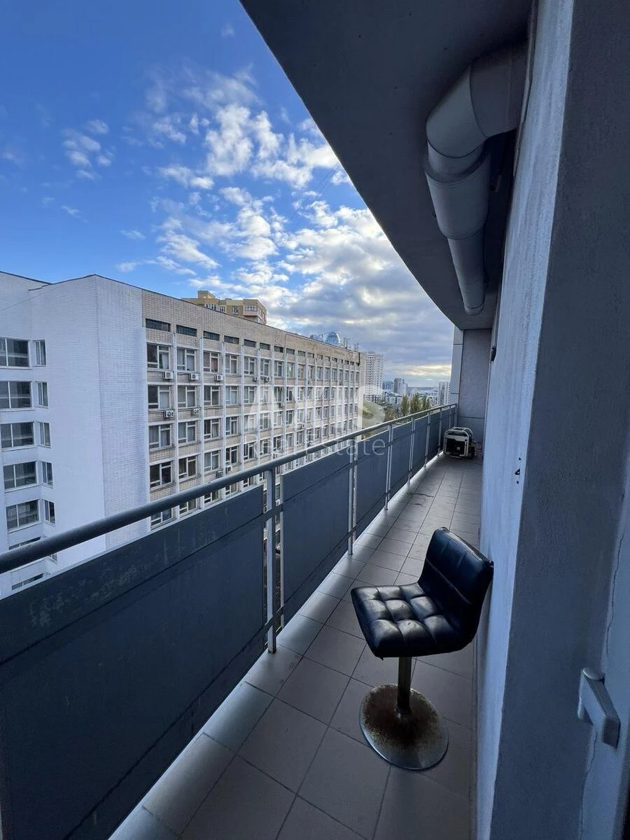 Офис ул. Евгения Коновальца Тридцать шесть D, 830м2611431