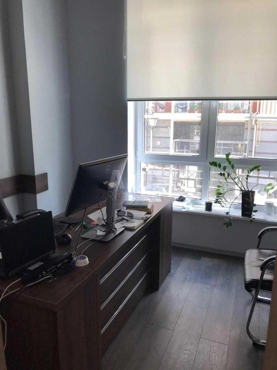 Office vul. Degtjarna 8, 220m26250520