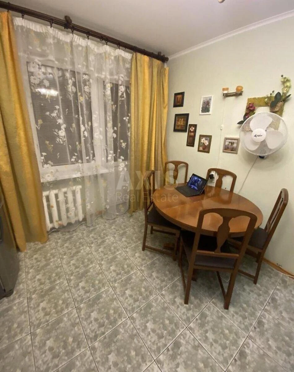 3k apartment vul. Ahmatovoi' Anny 43641562