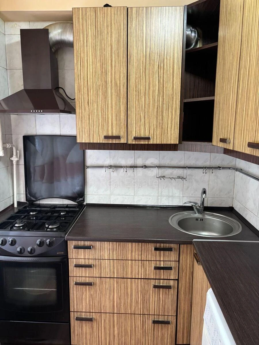 2k apartment vul. Doncja Myhajla 23Б64952