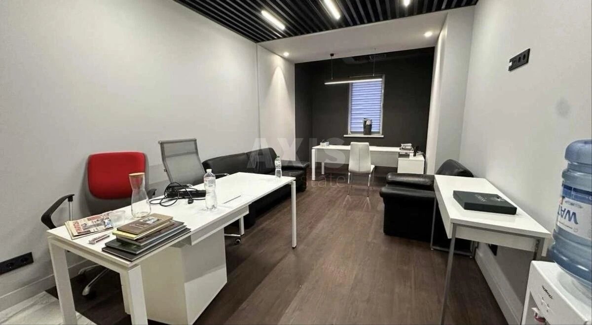 Office vul. Jevgena Konoval'cja 34, 240m2621817