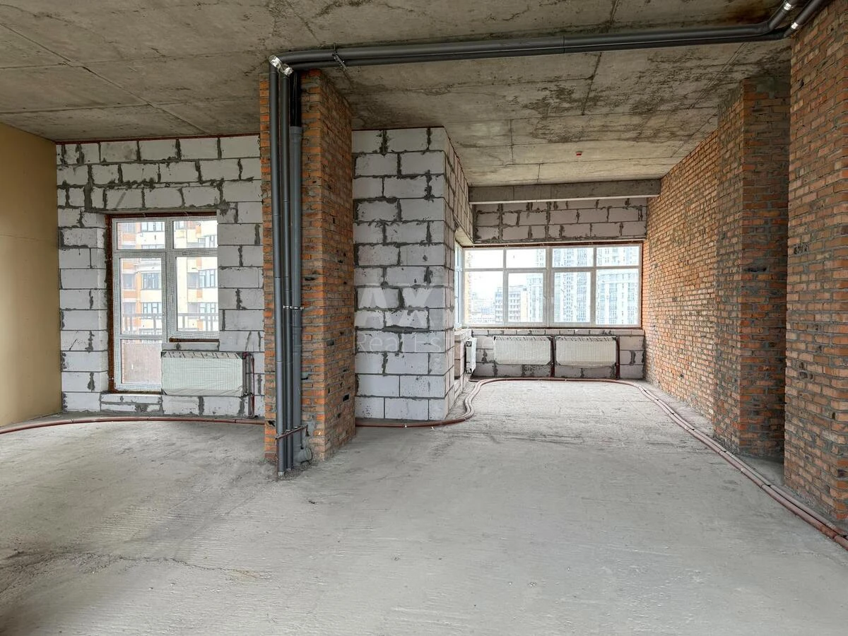 Office bul. Lesi Ukrai'nky 7Б, 650m27016014