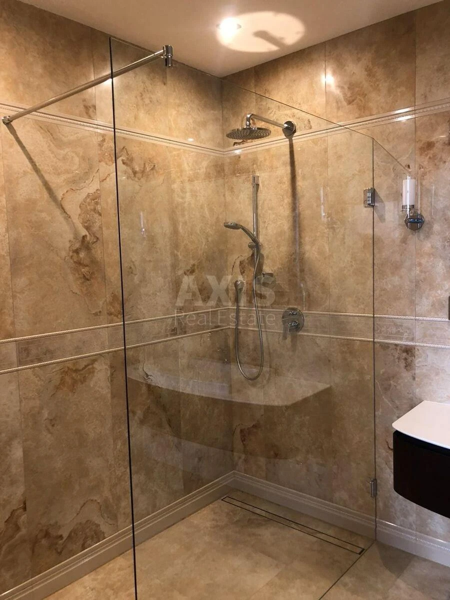 Офис ул. Антоновича 33В, 240м26759121