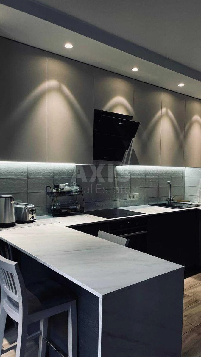 3k apartment vul. Sverstjuka Jevgena 6В706750